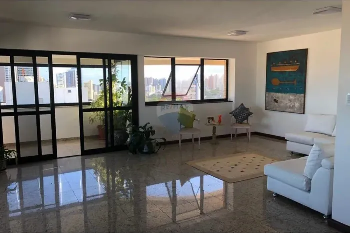 Apartamento Alto Padrão na Pituba com Vista Mar, 244m², Andar Alto, Varanda Panorâmica e L