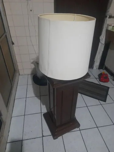 Abajo em madeira