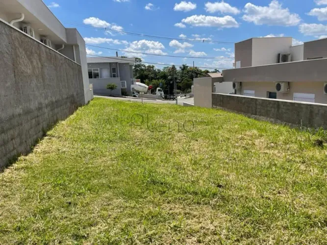 Terreno à Venda no Condomínio Porto do Sol em Valinhos, no bairro Lenheiro.