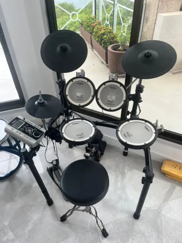 Bateria eletrônica Roland td-9