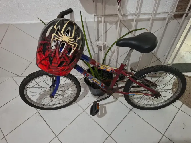 Bicicleta Homem Aranha + Capacete