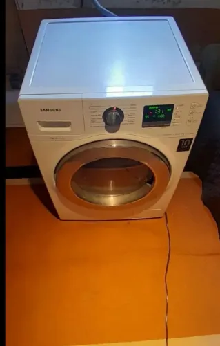 Vendo lava e seca samsung de 8,2kg novinha, apenas.! R$ 2000