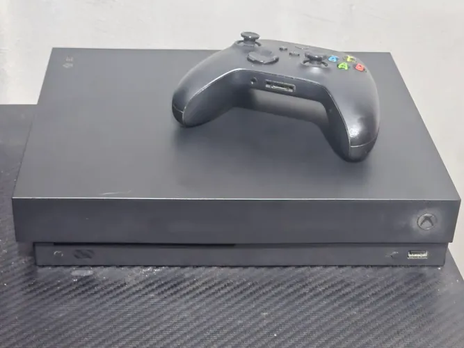 Xbox One X 1TB