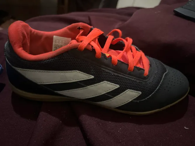 Chuteira predator original adidas!