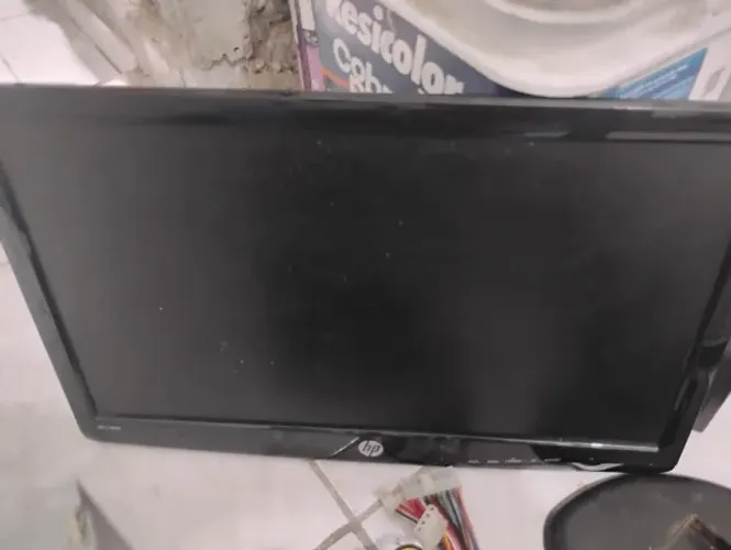 Lote De Informática - 4 CPUs HP (Ligam/Sem Vídeo) + Note Acer + Peças