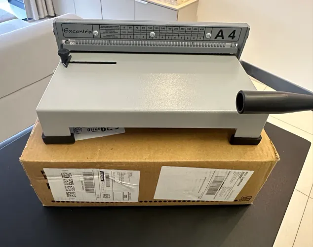 Encadernadora A4 nova e sem uso