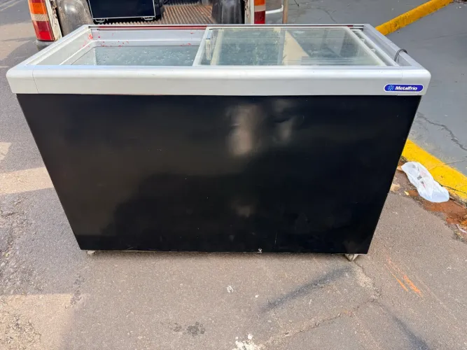 Freezer horizontal