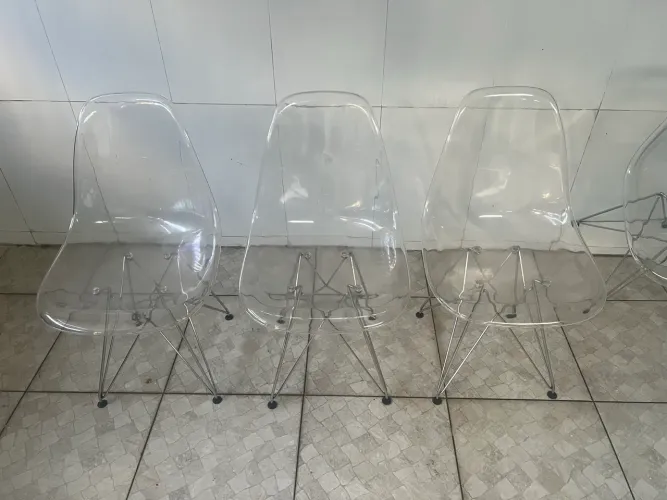 Cadeira Transparente em Acrílico com Base Cromada - 4 Unidades
