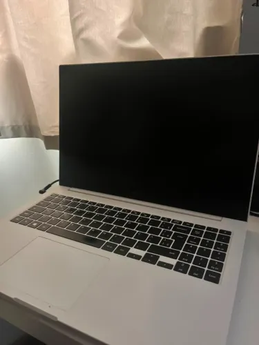 Notebook Samsung Book X20 i5 - 8 GB RAM + SSD M.2 512 GB