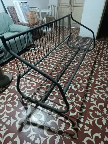 Sofá retrô de ferro