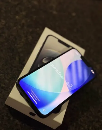 iPhone 16e