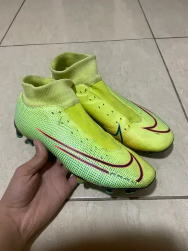 Chuteira Nike mercurial 