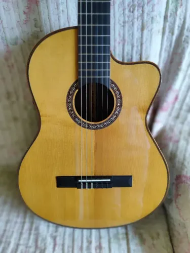 Violão strinberg Dc6 ?