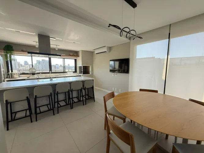 Apartamento 2 suítes no Centro, Florianópolis.