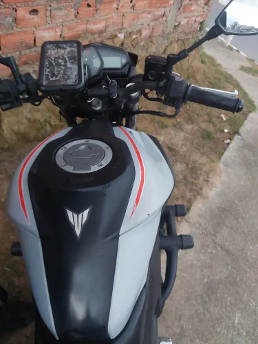 Moto mt03 muito boa