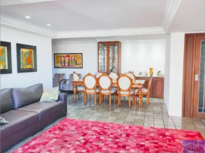 Apartamento à Venda em Espinheiro