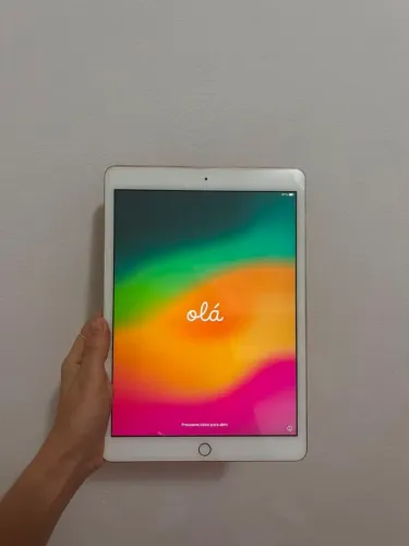 IPAD 7 - apenas 3 anos uso e bateria 95 %. Sem marcas aparente de uso.