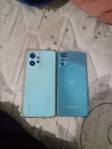 Dois celulares muito bom um esta estragado e o outro não redimi e Motorola