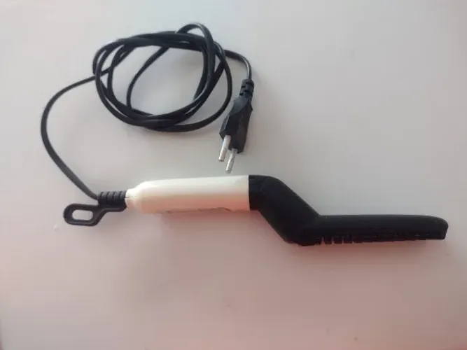 Chapinha para modelar cabelo e barba.  Power: 10w