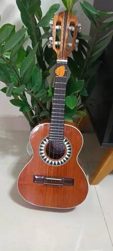 Cavaquinho de Cedro Lucenir 100% maciço