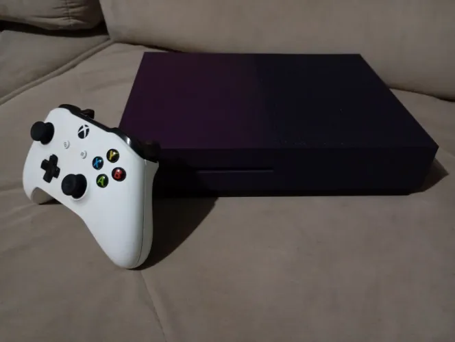 Xbox one s 1 TB versão roxa colecionador