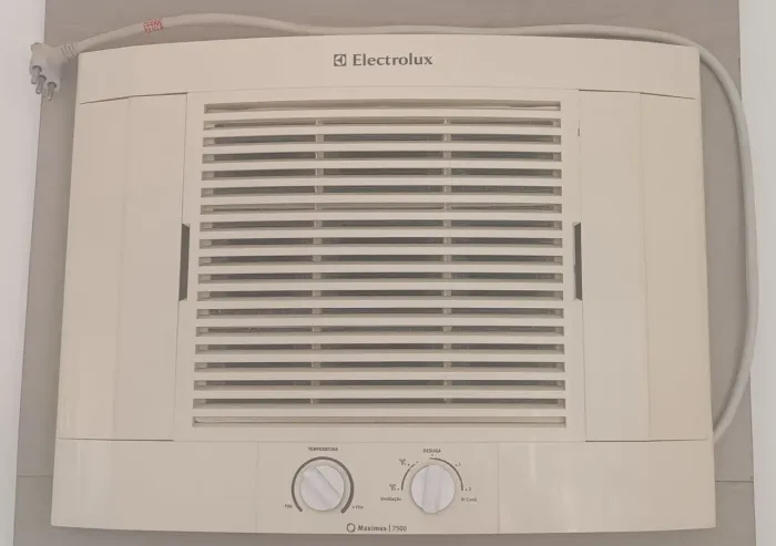 Ar Condicionado Eletrolux [Não Gela]