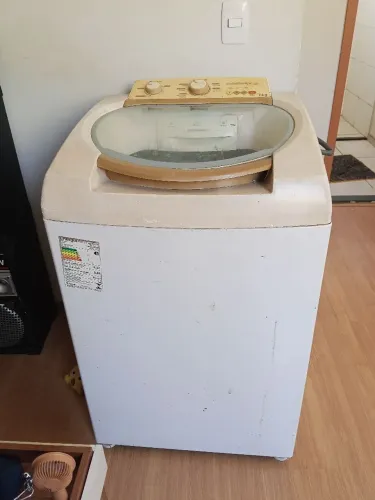 Vende-se máquina faz tudo!