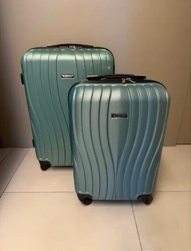 Vendo malas de viagem
