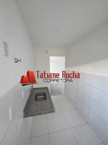 Vendo excelente casa no Condomínio Canada House.