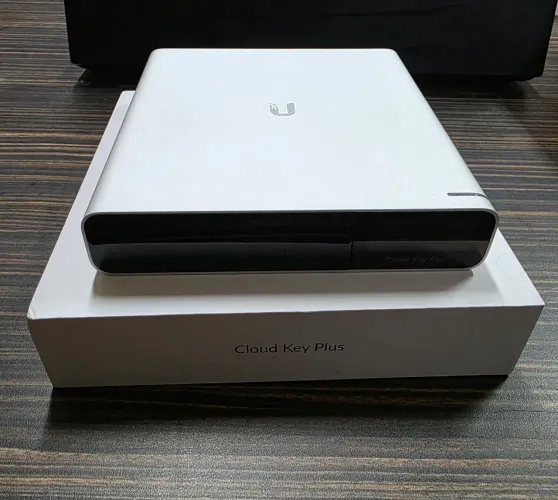 Ubiquiti UniFi Cloud Key Gen2 Plus C/ HD 1TB