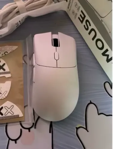 Mouse gamer Attack shark R1 - Novo (Branco)