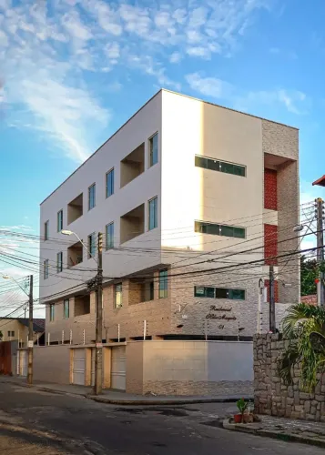 Apartamento no Farias Brito (Otávio Bonfim) com dois quartos, sendo uma suíte