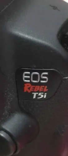 Câmera fotográfica T5I Canon