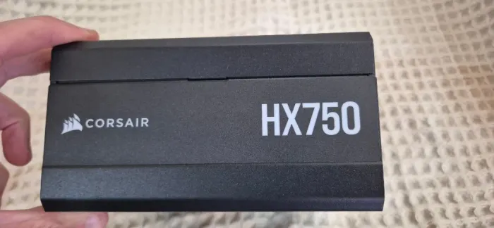 fonte corsair HX750