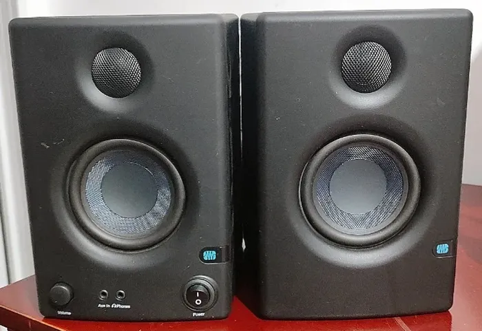 Par de Monitores de Áudio/Referência PreSonus Eris E3.5 | Bivolt