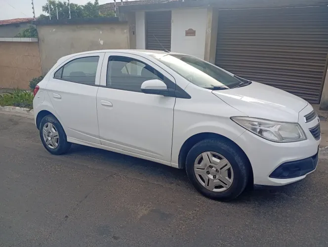 Chevrolet Onix Hatch LT 1.0 8V Flex Power Mec. 4P 2013