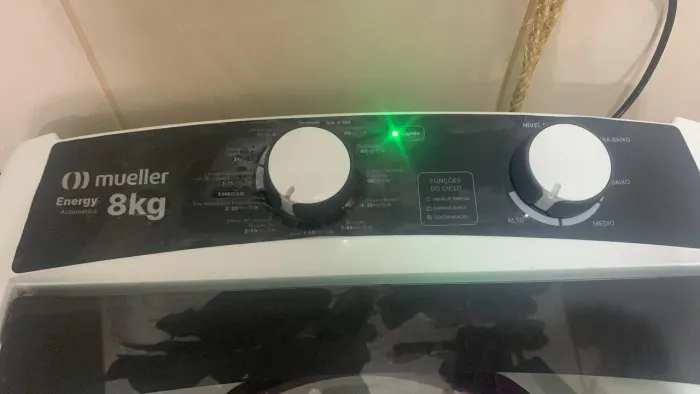 Máquina de lavar roupa( novinha, pouco uso