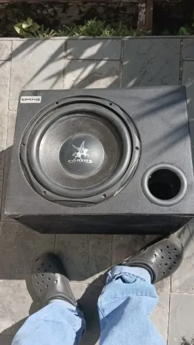 Caixa subwoofer amplificada 12 POL 200W RMS Automotiva 