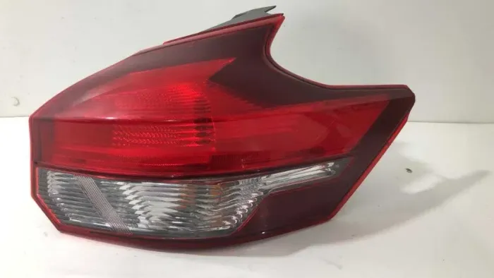 LANTERNA TRASEIRA DO NISSAN KICKS