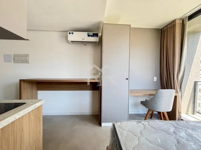 Apartamento loft mobiliado para alugar no bairro Bom Fim em Porto Alegre.