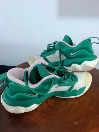 Tênis Nike giannis