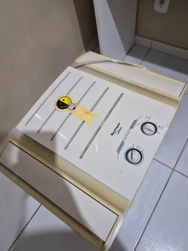 ARCONDICIONADO SPRINGER DE JANELA 7.5 BTUS GELANDO MUITO