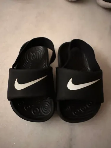 Sandália Nike infantil tamanho 19 