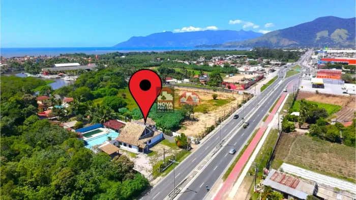 Grande Ponto Comercial na Rodovia, com grande Estacionamento e Espaço Interno