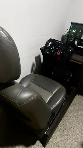 Volante G29 + Gridburn + Cockpit