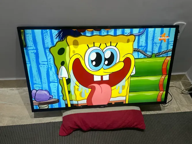 Vendo uma Tv AOC Roku smart 43 polegadas