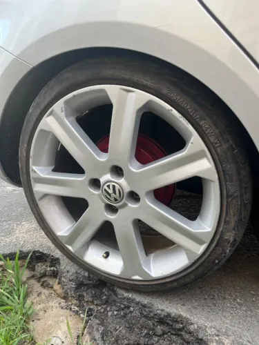 Vendo ou troco rodas aro 17 pneus perfil 205/40 troco por rodas aro 15 da vw