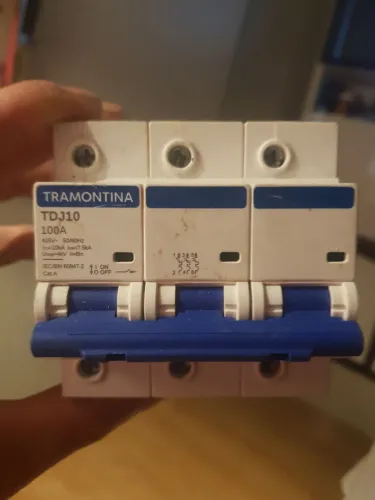 DISJUNTOR TRIPOLAR 100 a