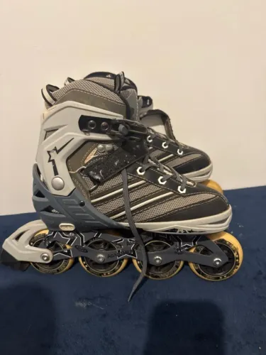 Patins Inline Ajustável Street Runner - Base de Alumínio (Excelente Estado)