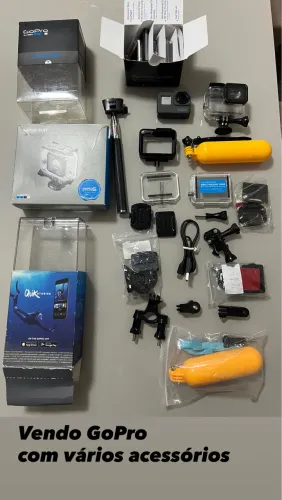GoPro 7 com vários acessórios 